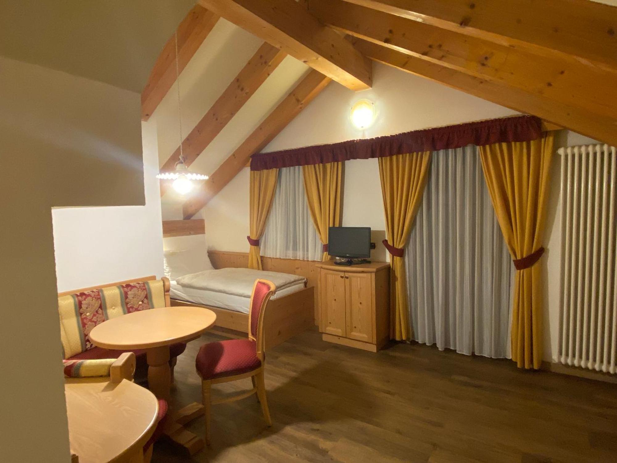 Hotel Terme Antico Bagno Pozza di Fassa Chambre photo